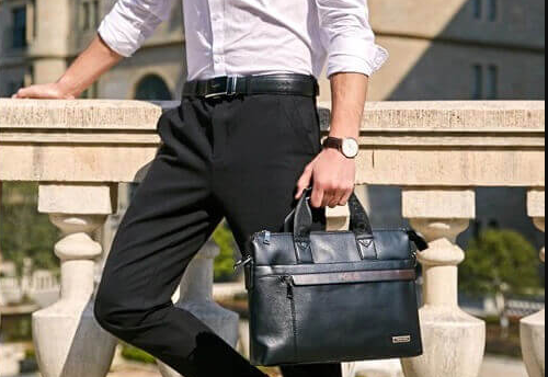 El bolso masculino ya es imprescindible: te contamos cómo llevarlo