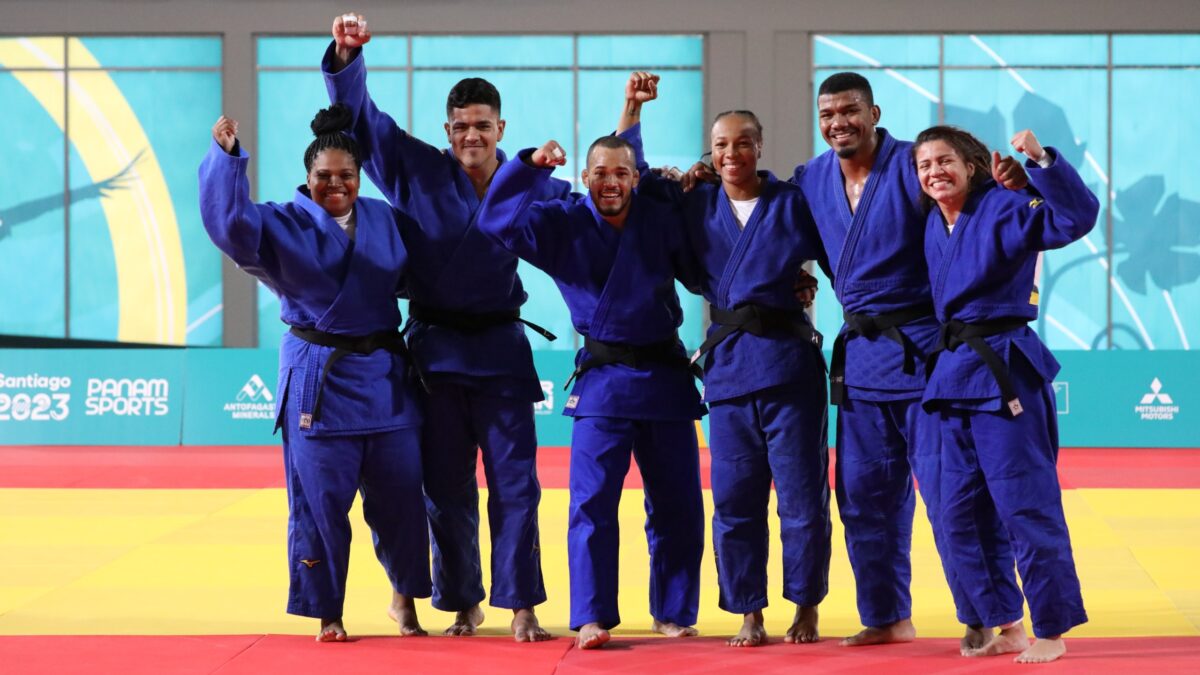 equipo mixto de judo