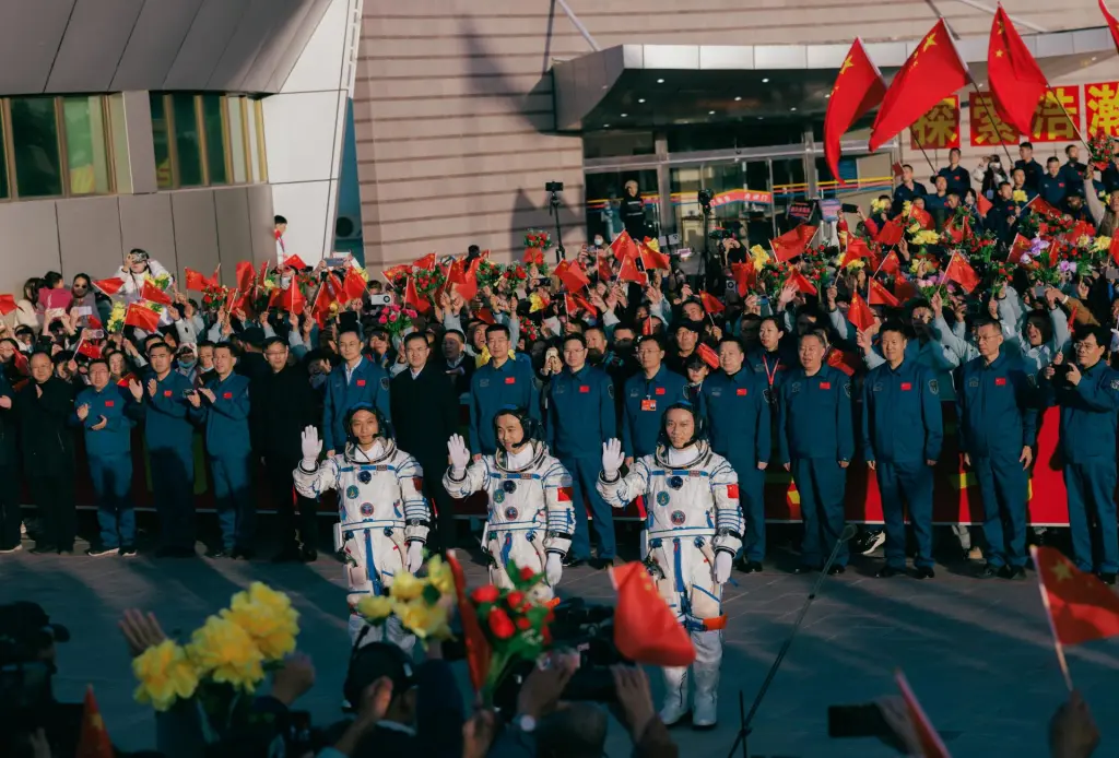 China lanza su misión Shenzhou-17