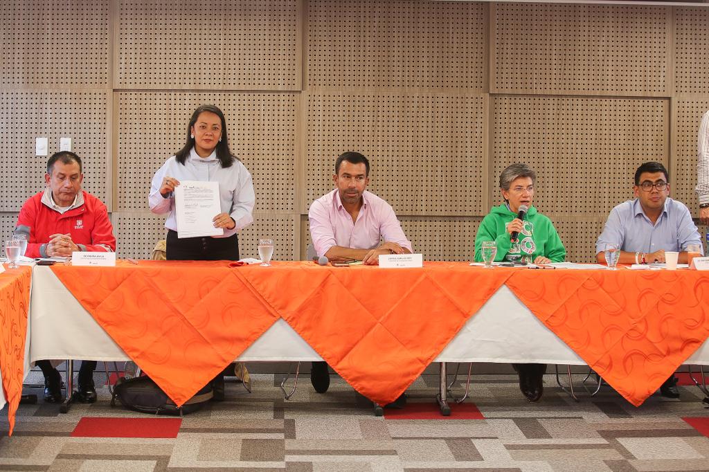 Firman convenio para ingreso de transporte público de Soacha a Bogotá