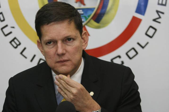 Ruiz: El Consejo de Estado debería suspender el "adefesio" de decreto de Petro sobre drogas
