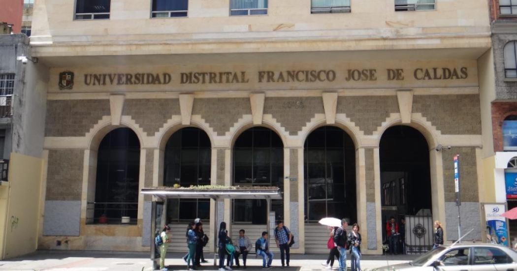 Estudiantes en la Universidad Distrital.