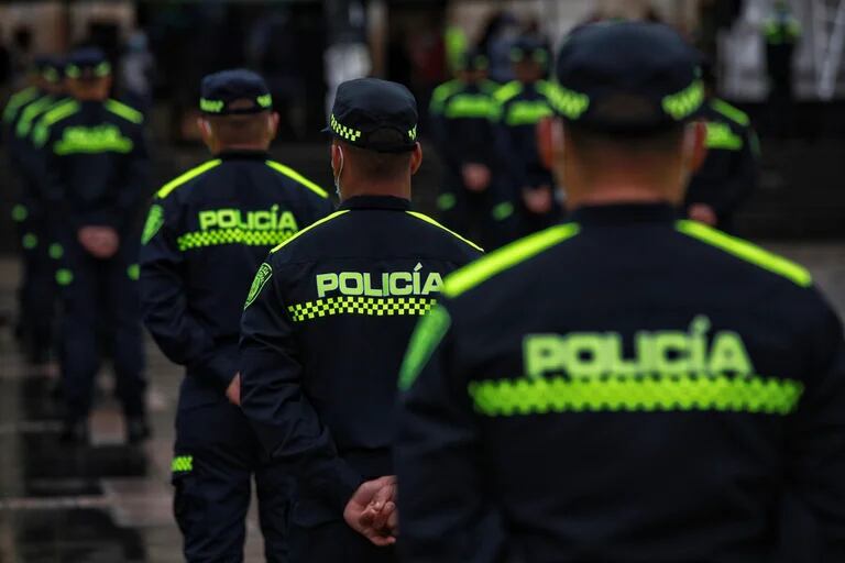 Formación de policías en Bogotá / Policía Metropolitana de Bogotá 