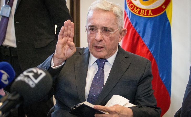 Impuestos son elevados y hay temor de la inversión privada: Uribe 