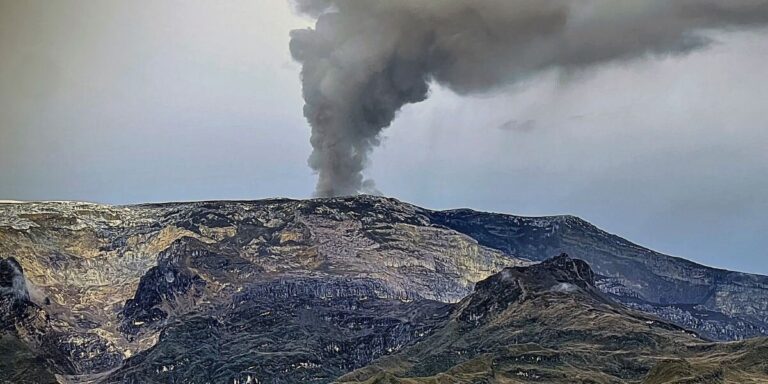 Alerta sobre el volcán Nevado del Ruiz