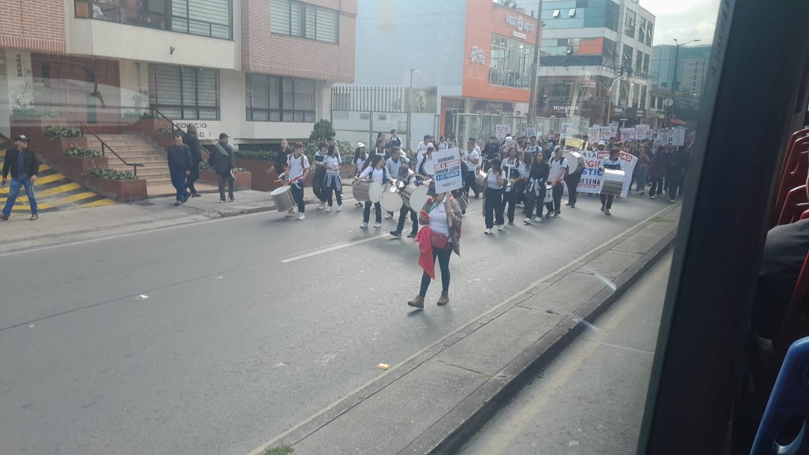 Av. Esperanza hacia el occidente.