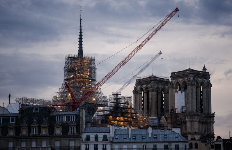 Notre Dame de París, más cerca de recuperar su esplendor