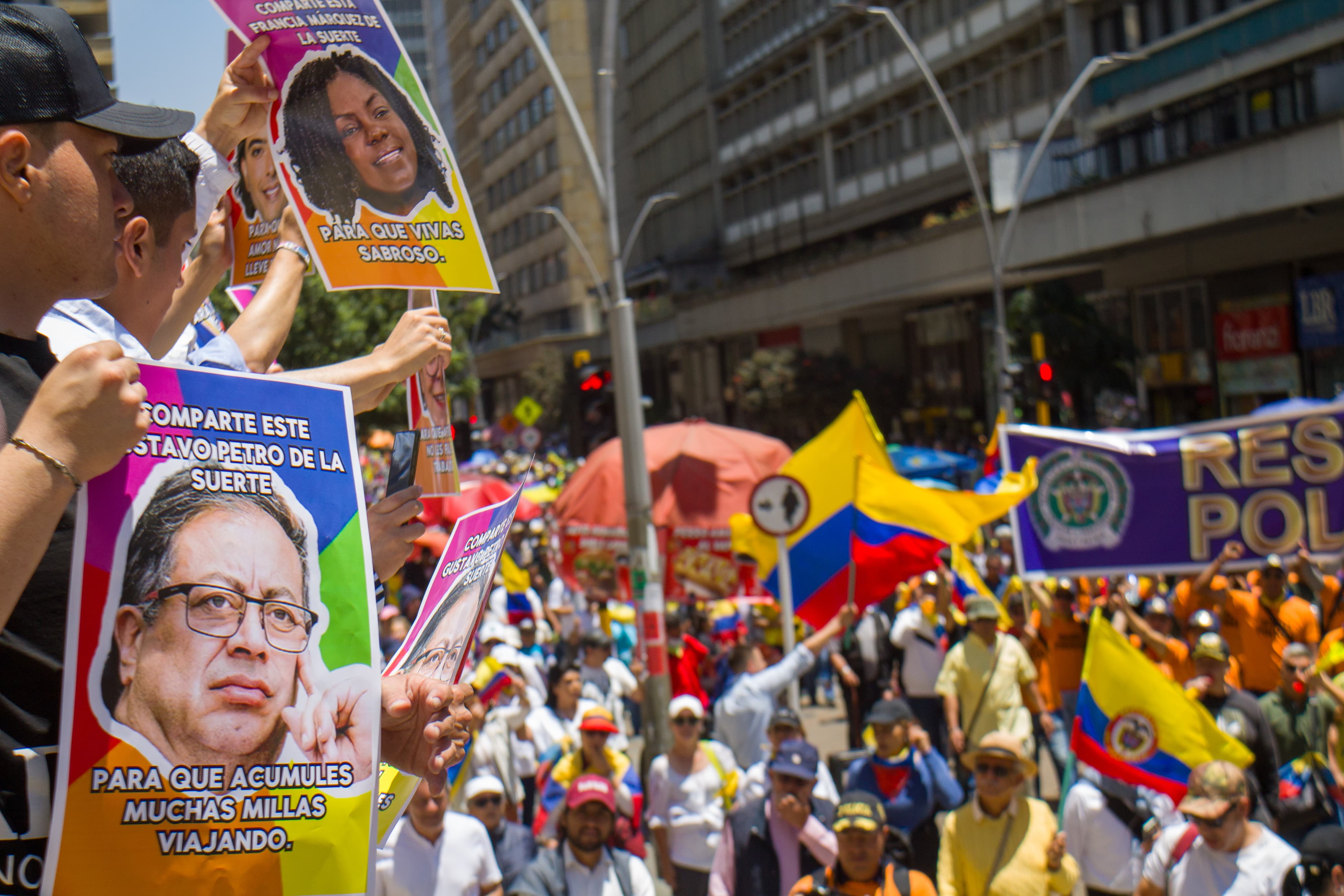 Pancartas contra el Gobierno durante las marchas  