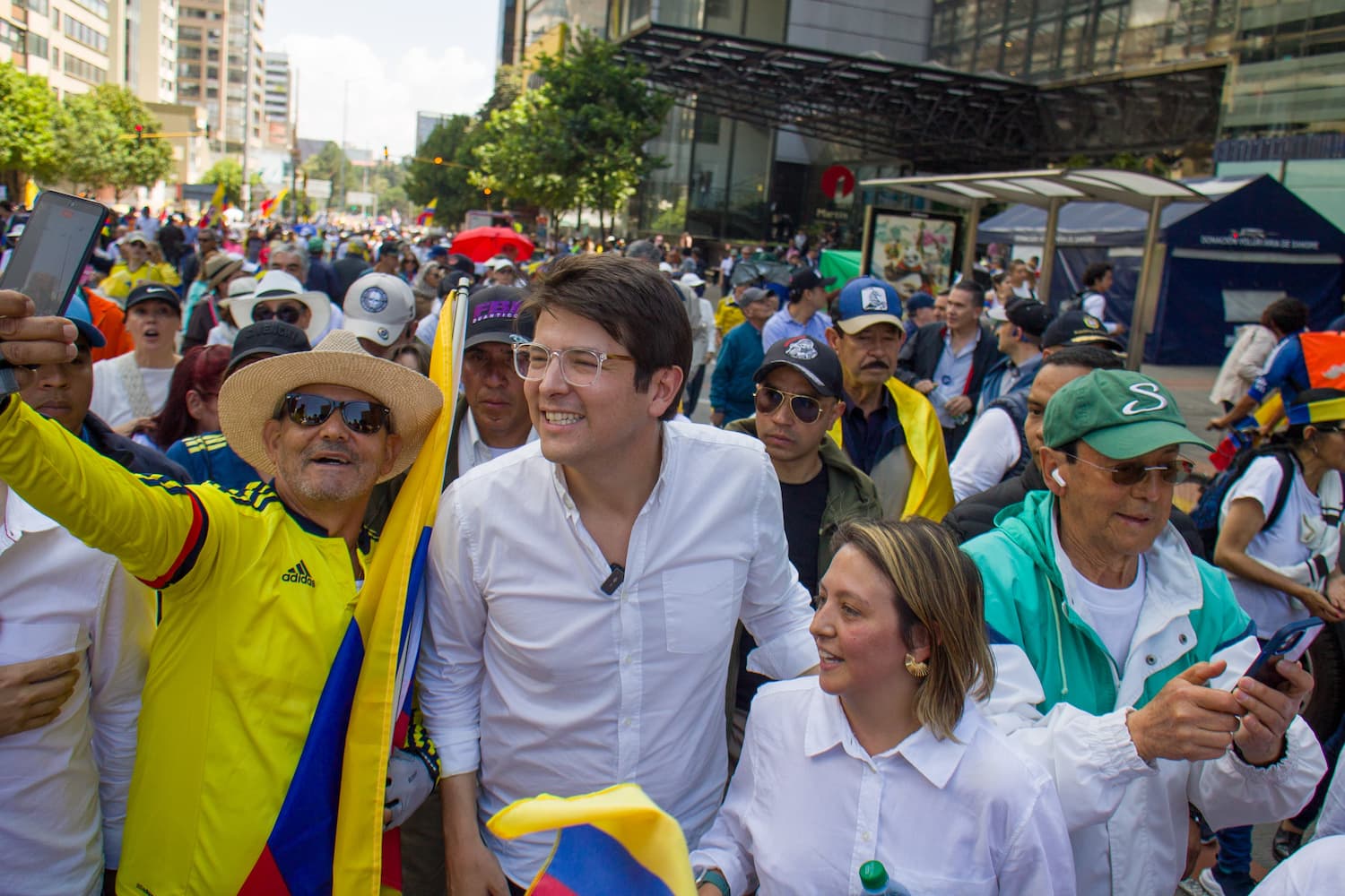 Miguel Uribe Turbay también acompañó a los ciudadanos en las calles