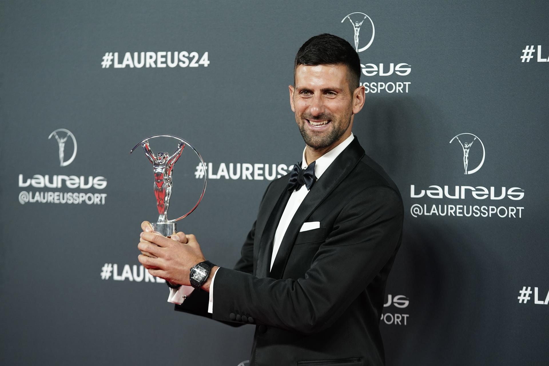 Novak Djokovic, recibe el premio Laureus a 'Deportista Masculino del Año'
