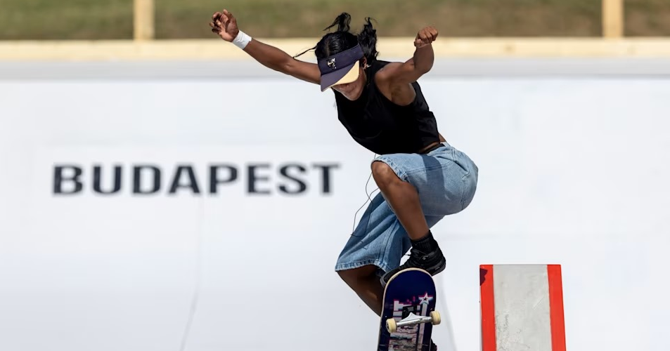 Jazmín Álvarez patinadora en modalidad street skateboarding