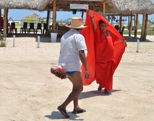 La danza de la Yonnaces típica en la cultura wayuu