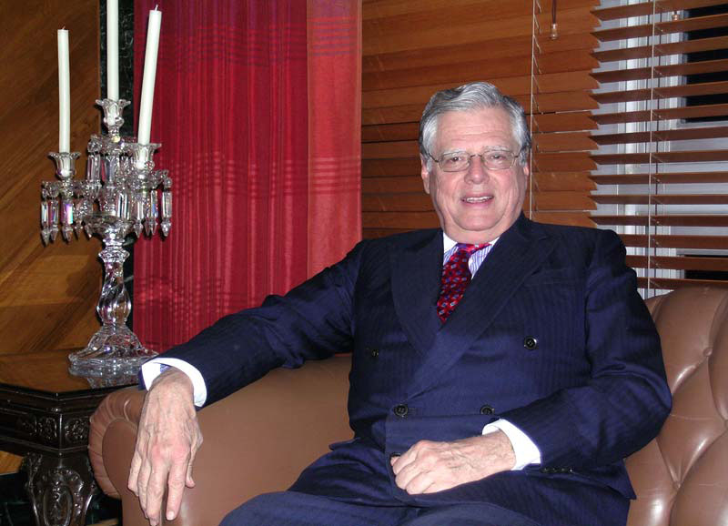 MIGUEL URRUTIA 