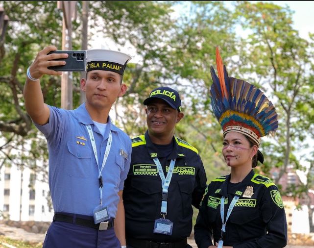 De estreno: “Historias en uniforme: becas que construyen sueños”