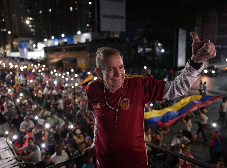 EDMUNDO GONZÁLEZ, esperanza del cambio con la oposición unida.