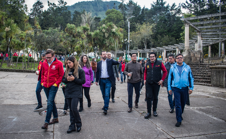 El alcalde Carlos Fernando Galán y su gabinete entregaron un balance sobre la recolección de residuos en el Parque Nacional tras la salida de la Comunidad Emberá / El Nuevo Siglo - Daniel Soriano