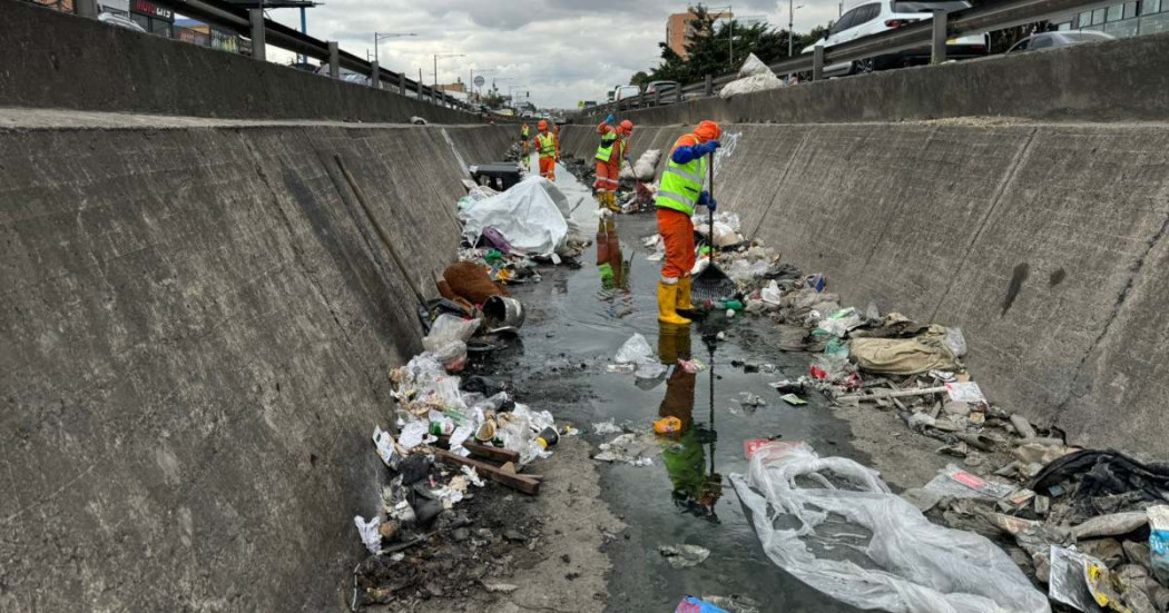 Este trabajo incluyó la limpieza y mantenimiento de estas áreas, así como la intervención de un total de 82.596 sumideros / Acueducto de Bogotá