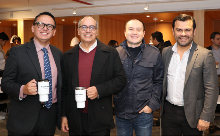 Erick Rincón, fundador de Rincón Cárdenas & Moreno; Manuel Sicard, CEO de Neurona Financiera; Daniel Gutiérrez Acosta, líder legal de Credibanco; y Andrés Acero, director de Finanzas Abiertas e Innovación de ACH Colombia