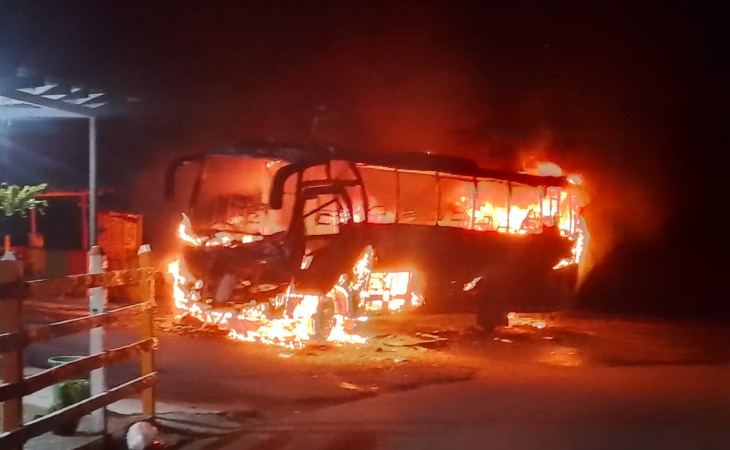 Bus incendiado en Medellín - Quibdó