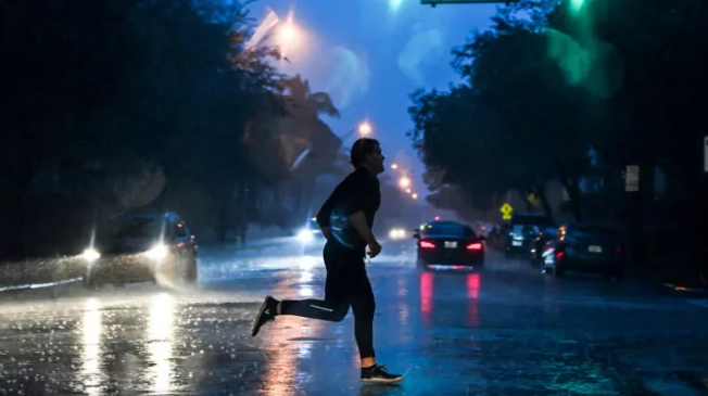 Hombre corriendo en Florida