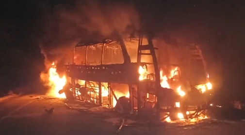 Bus incendiado en vía Panamericana