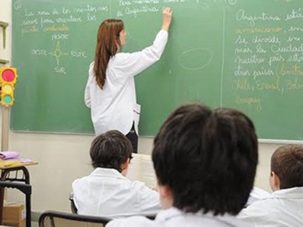 Aunque el 70% de los docentes y docentes directivos perciben que la calidad educativa es buena en sus propias instituciones, esta percepción disminuye al evaluar el sistema a nivel municipal / AFP