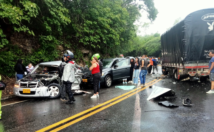 Accidente en vía Anapoima - Apulo