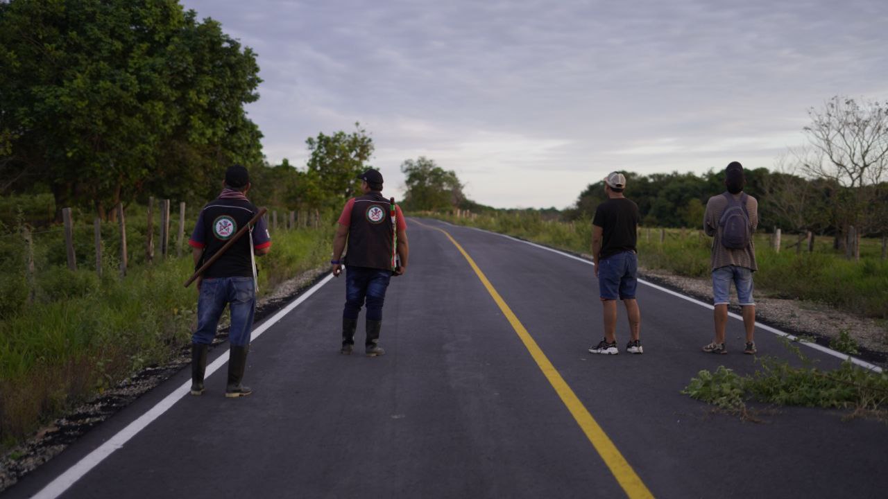 Indigenas bloquean vías buscando cumplimiento de los acuerdos