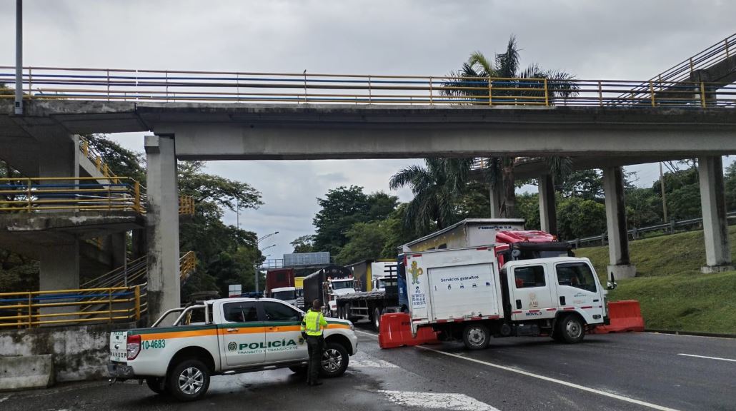 Bloqueos en la vía al Llano 