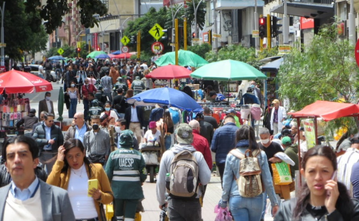 personas en la calle