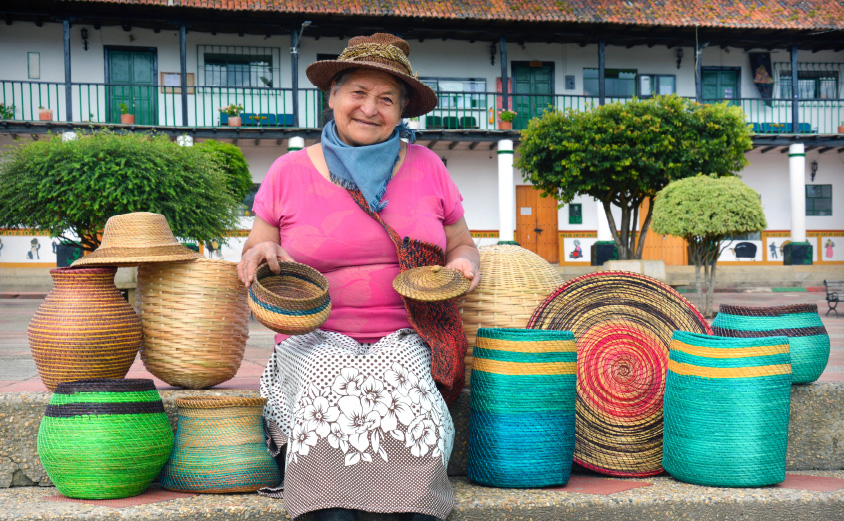 FUE HOMENAJEADA EN EXPOARTESANÍAS DE COLOMBIA