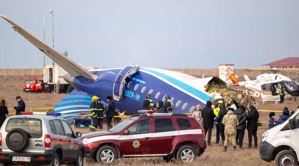 Avión de  Azerbaijan Airlines estrellado 