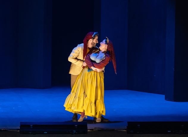 Borja Quiza y Cristina Faus en el dueto del acto II del Barberillo de Lavapiés en el Teatro Mayor. Foto / Juan Diego Castillo, cortesía Teatro Mayor.