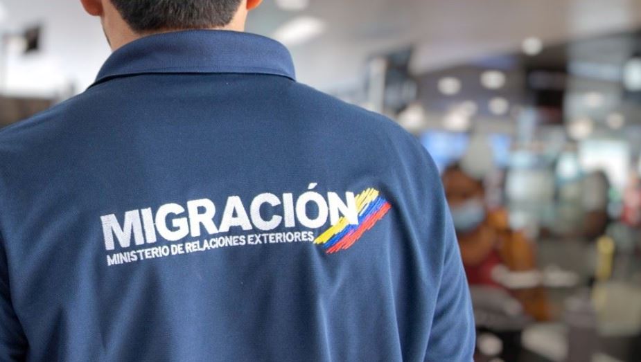 Funcionario de Migración Colombi