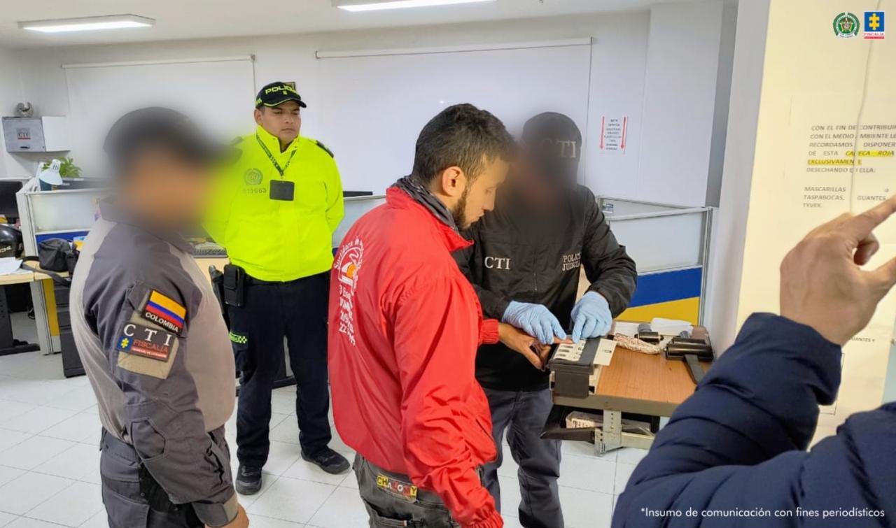 Cárdenas Cuca, Murillo Rivera y Martínez Roa fueron capturados en diligencias realizadas por el CTI y la Policía Nacional / Foto: X@FiscaliaCol