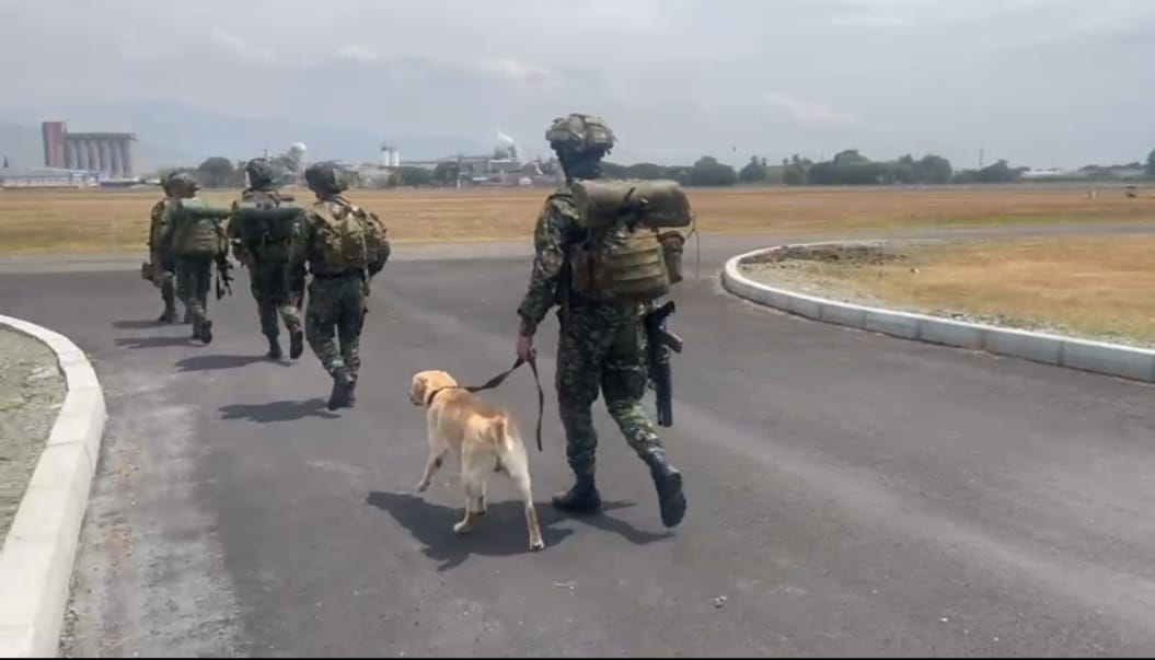 Ejército Nacional desminando zona rural